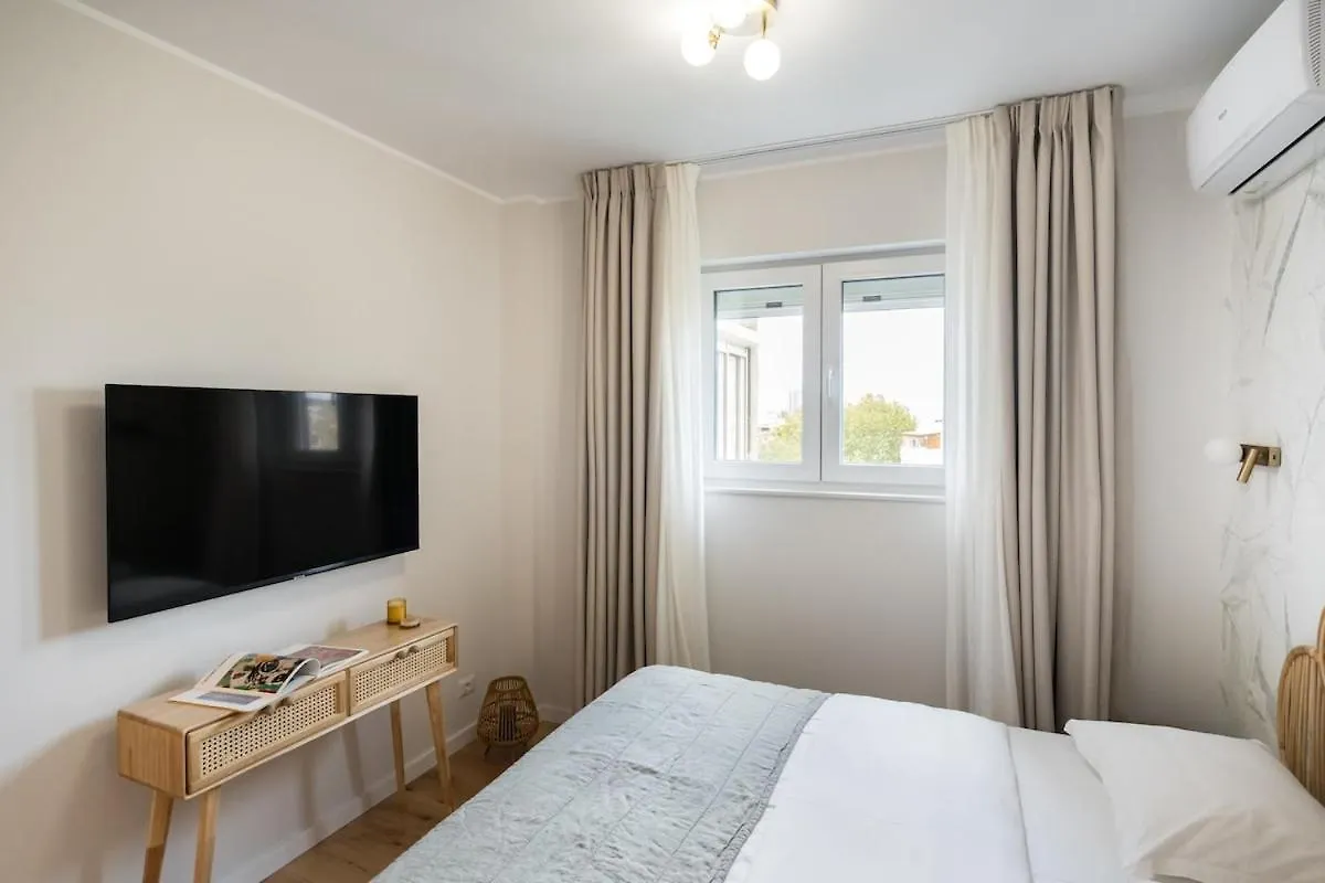 Stunning Park View I 40Sqm Terrace L 3Bdr L 140Sqm Apartment Bucharest 0*,